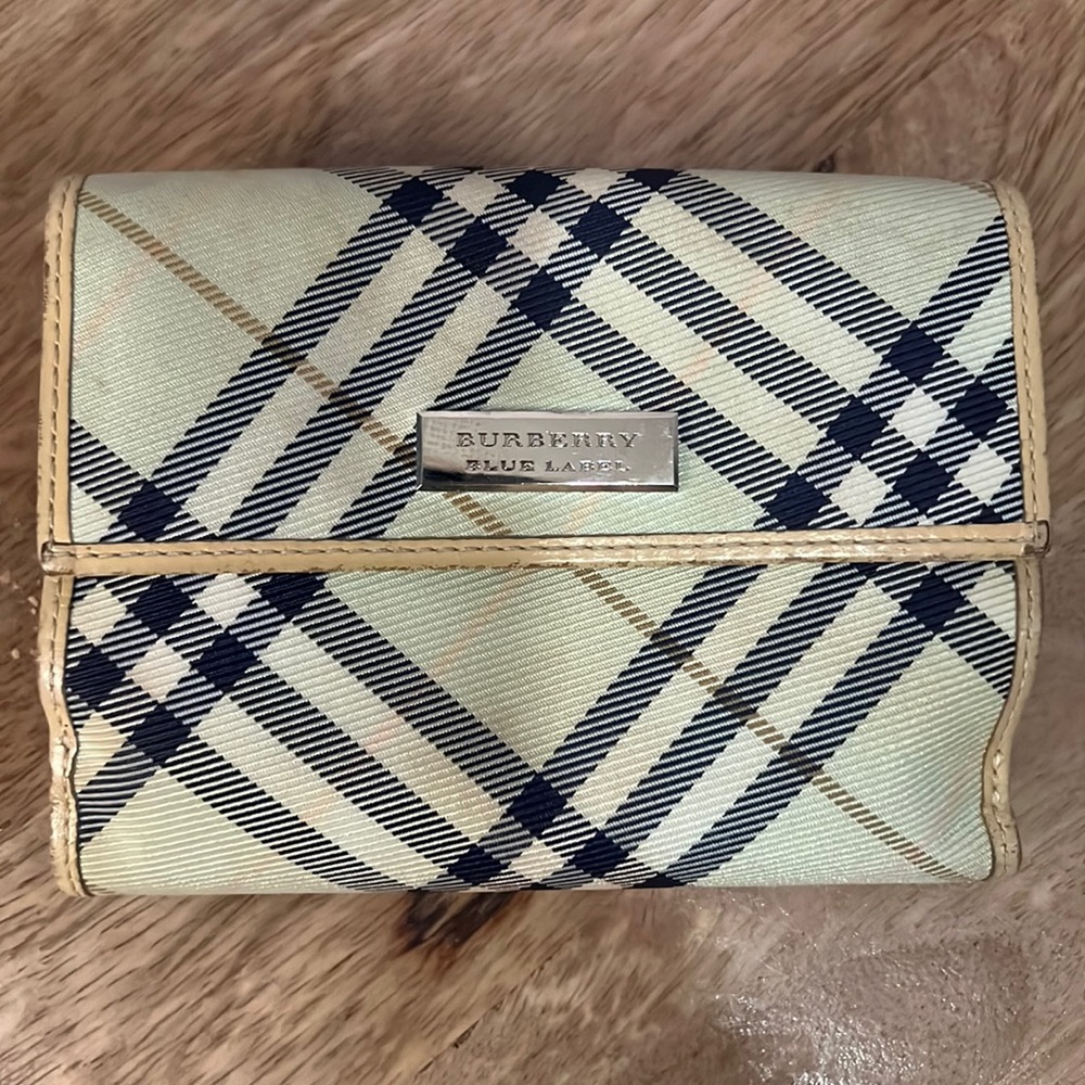 Burberry Plaid Wallet in Cream and Black